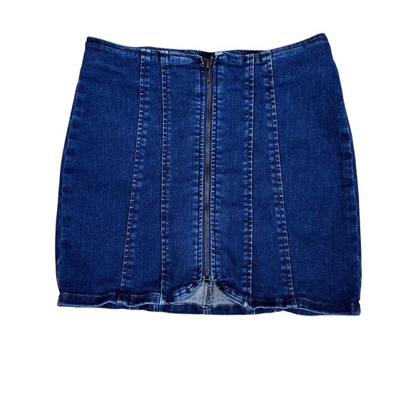 We The Free Free People Denim Mini Skirt Womens Sz 6 Dark Wash Front Zip Stretch - Picture 2 of 6